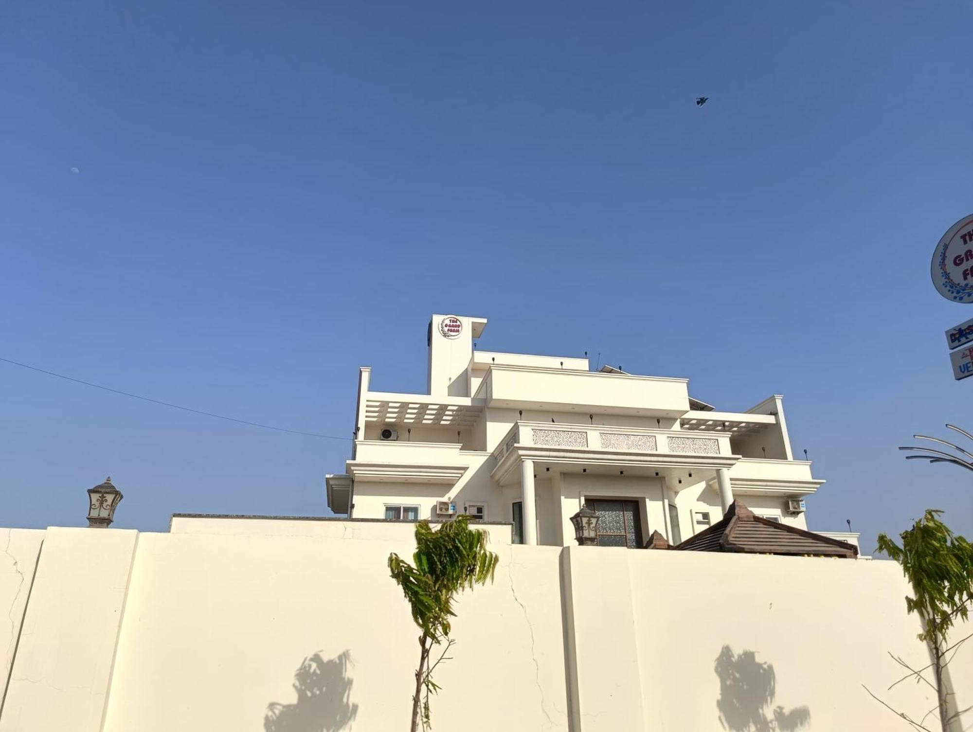 O The Grand Farm Hotel Jaipur