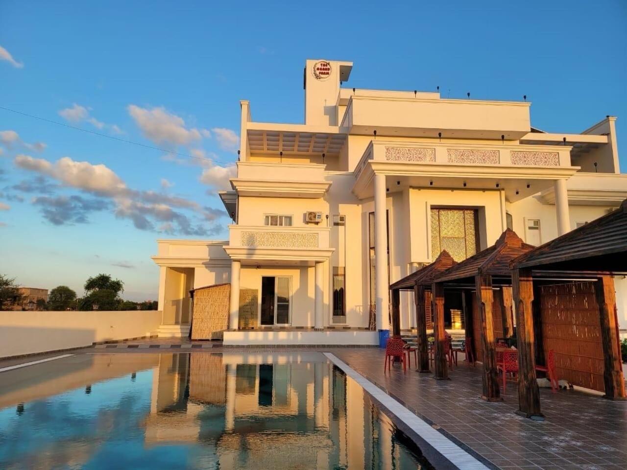Hotel O The Grand Farm